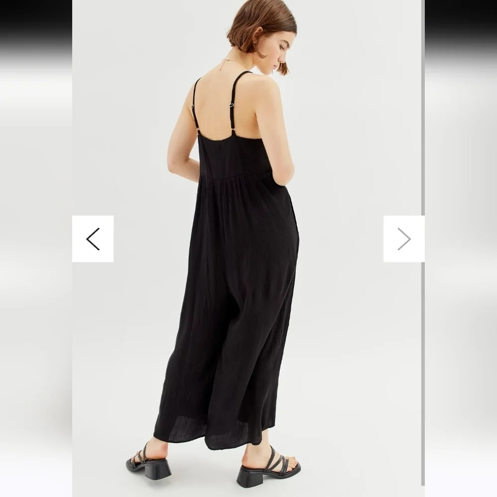 Urban Outfittes Black Sleeveless Cropped Wide Legs Jumpsuit XS